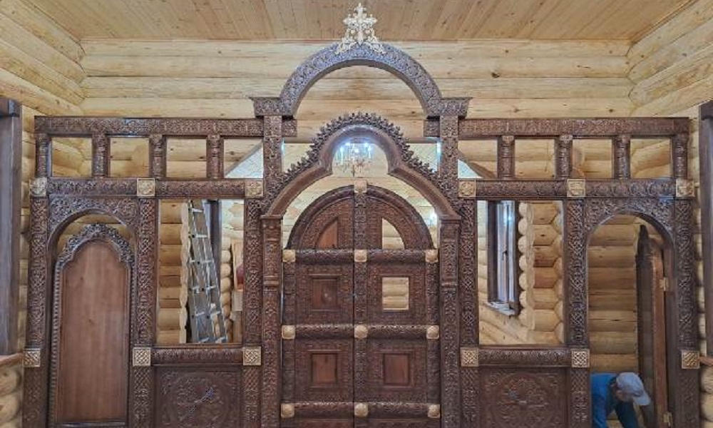В исправительной колонии трое заключенных изготовили иконостас