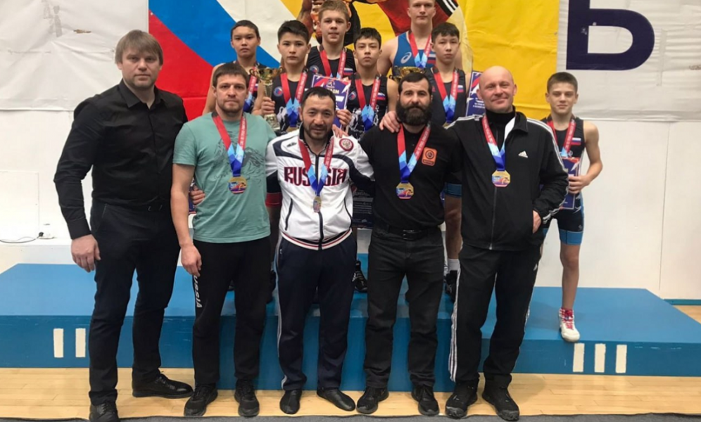 Омские борцы завоевали на турнире в Новосибирске четыре золота