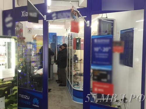 В Омске из магазина изъяли партию поддельных смартфонов