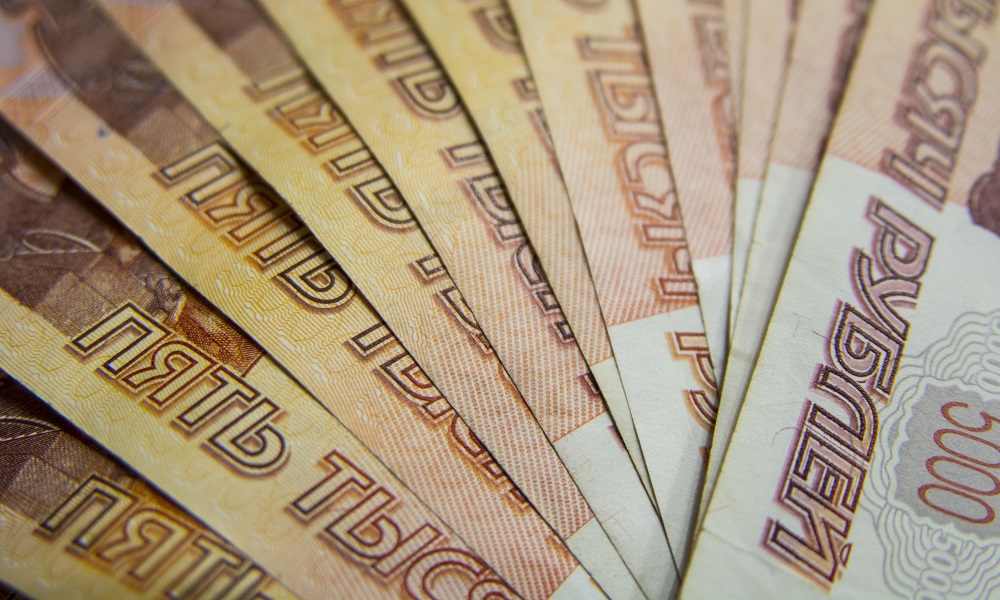 В Омске бывший сотрудник полиции и его жена обманули знакомых на 20 млн рублей 