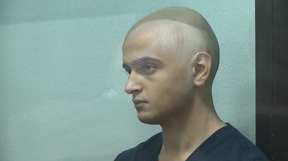19-летнего рецидивиста, который зарезал омского таксиста, приговорили почти к 19 годам колонии
