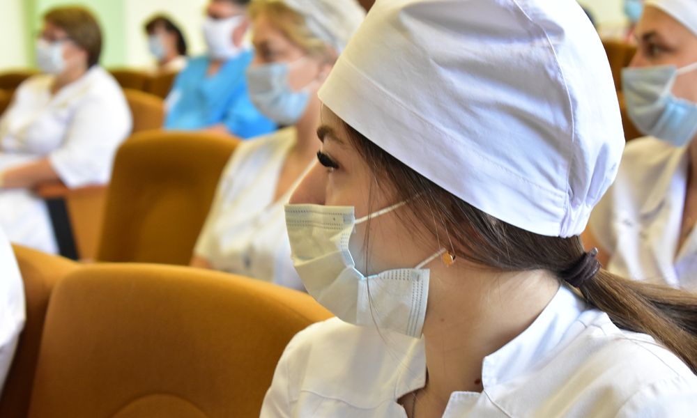 Студенты омского медуниверситета проходят практику в Роспотребнадзоре 