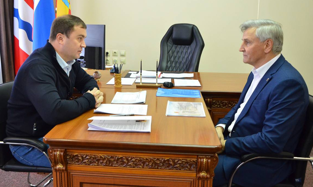 Виталий Хоценко обсудил ход дорожных работ в Калачинском районе