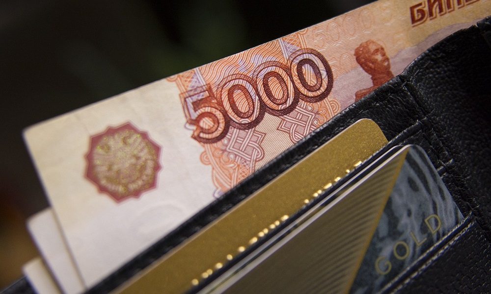 В среднем омичи рассчитывают на зарплату почти в 38 тысяч рублей
