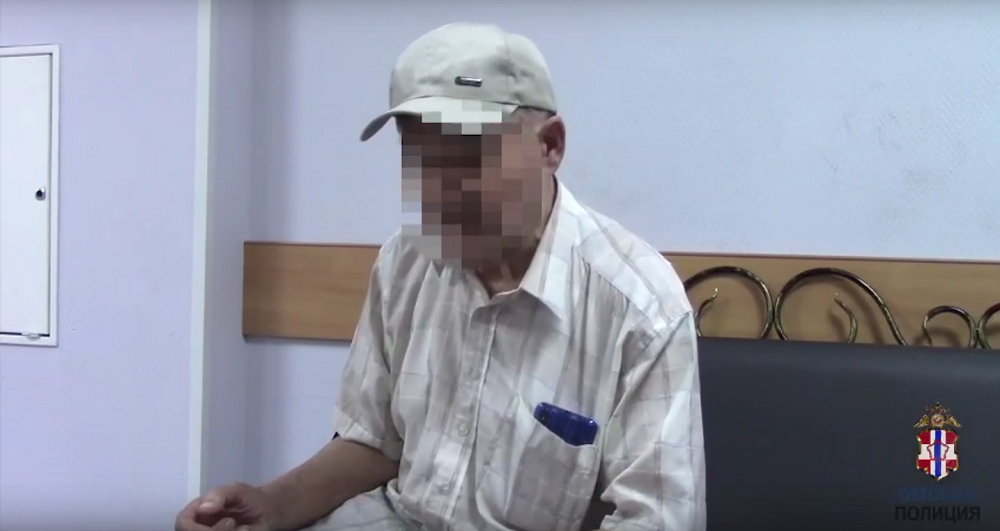 Пенсионер хотел перевести мошенникам почти 1 млн рублей, но его спасла бдительная омичка