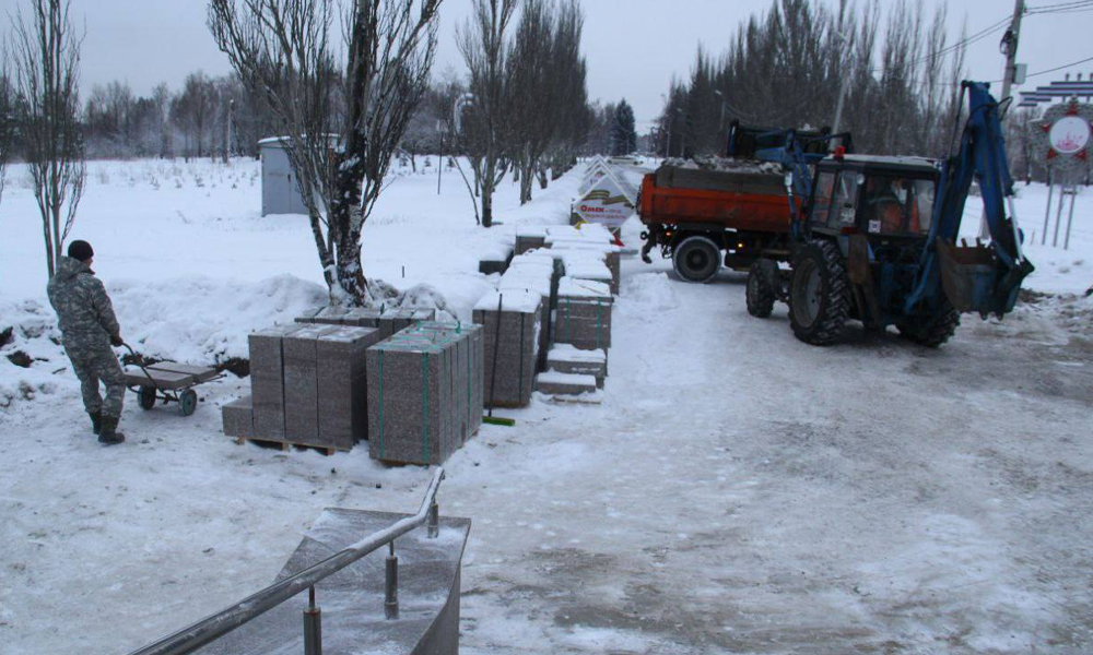 В омском парке Победы ведутся работы по созданию военно-патриотического комплекса