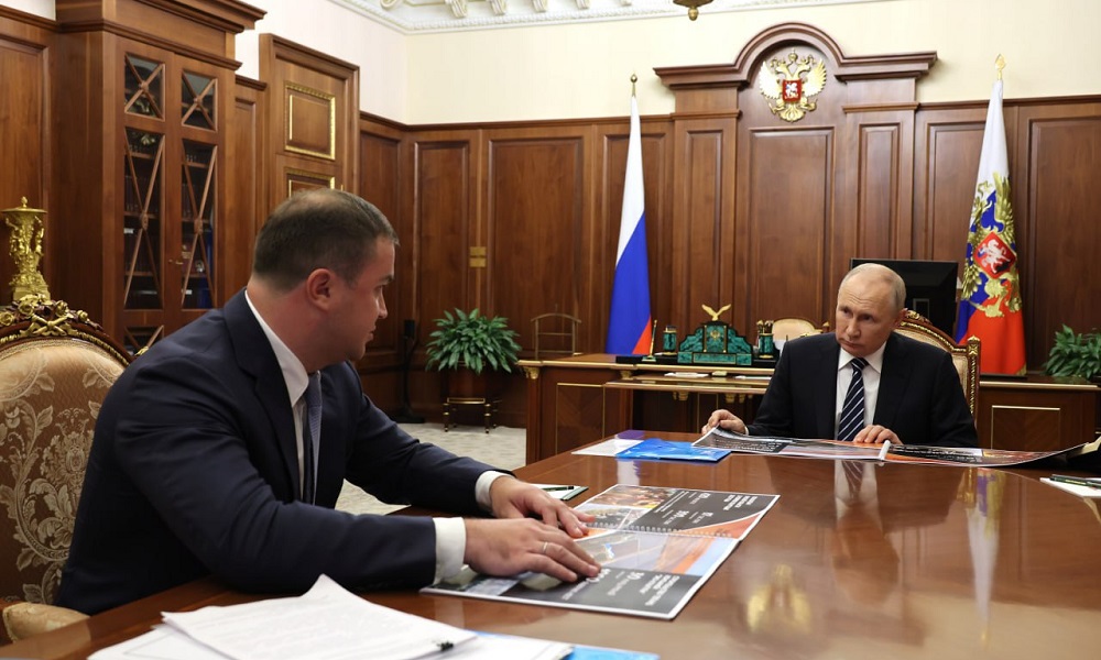 Владимир Путин отметил заслуги Виталия Хоценко на посту врио губернатора Омской области