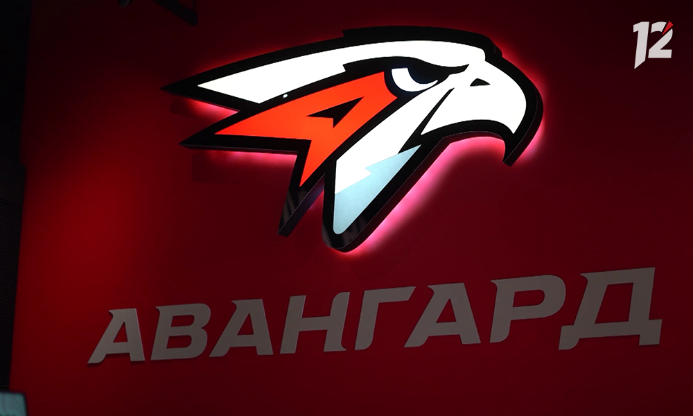 Хоккеист Наиль Якупов навестил 101-летнего болельщика «Авангарда»