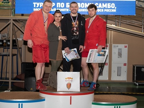В Омске состоялся чемпионат региона по спортивному и боевому самбо среди мужчин