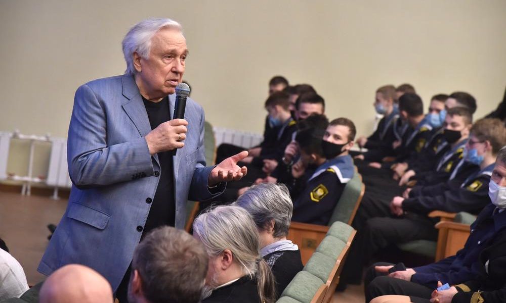Участники общественных слушаний поддержали президента страны и российских военных, выполняющих свой долг на Украине