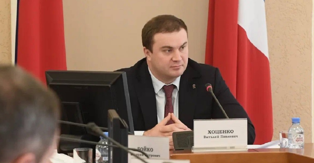Врио губернатора Омской области Хоценко поручил разобраться в причинах смерти белой медведицы в Большеречье