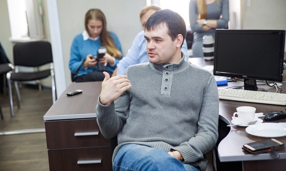 Омичи, уехавшие служить по контракту на Донбасс, сохранят за собой места работы