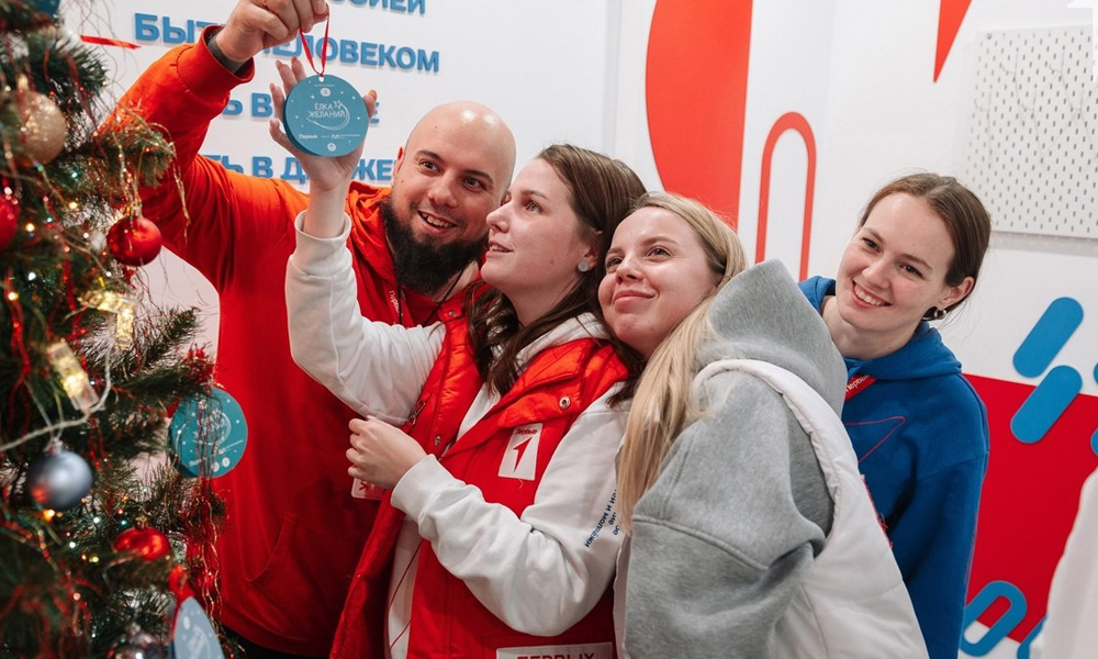 В Омске стартовала всероссийская акция «Ёлка желаний»