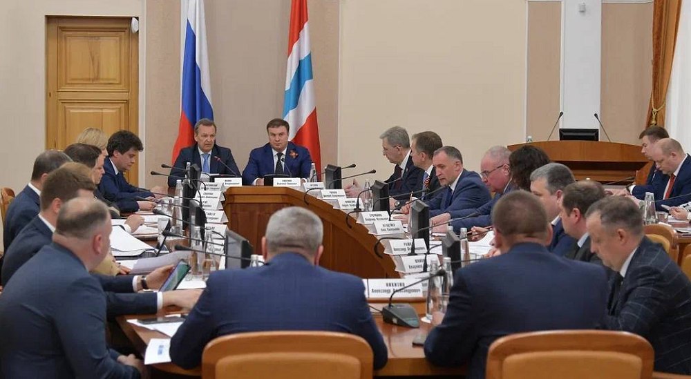 Виталий Хоценко обсудил с сенаторами актуальные проекты развития Омской области