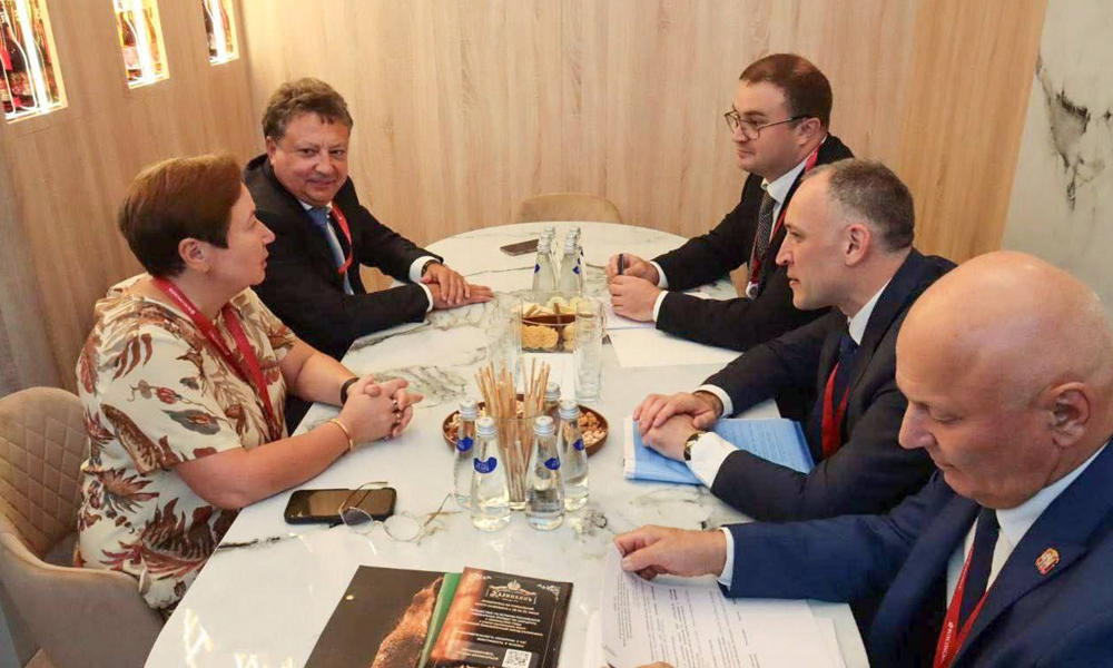 Виталий Хоценко принимает участие в Петербургском международном экономическом форуме