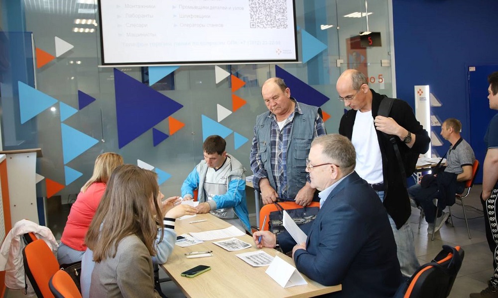 Омским ветеранам СВО помогут найти работу на ярмарке ваканский