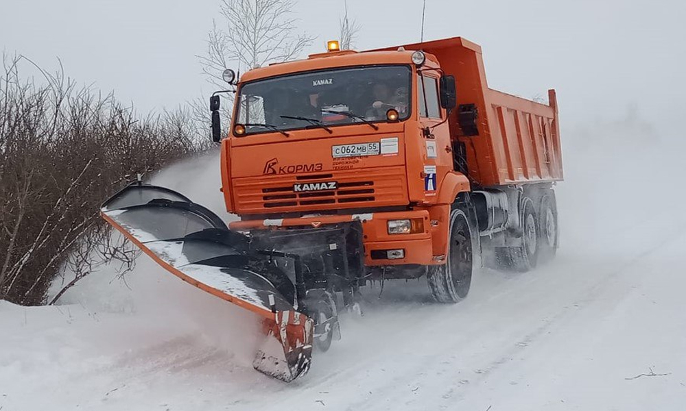 В Омской области к зиме подготовили более 800 единиц дорожной техники