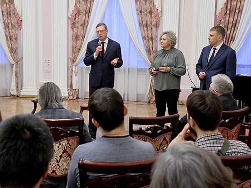 Накануне поездки в Великобританию музыканты Омского симфонического встретились с Александром Бурковым