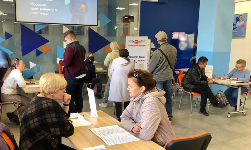 Очередную ярмарку вакансий провело Омское машиностроительное конструкторское бюро