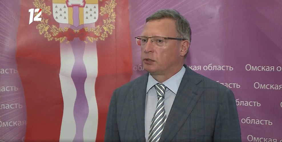 Омичи должны носить маски на остановках и в такси - Александр Бурков подписал новое распоряжение