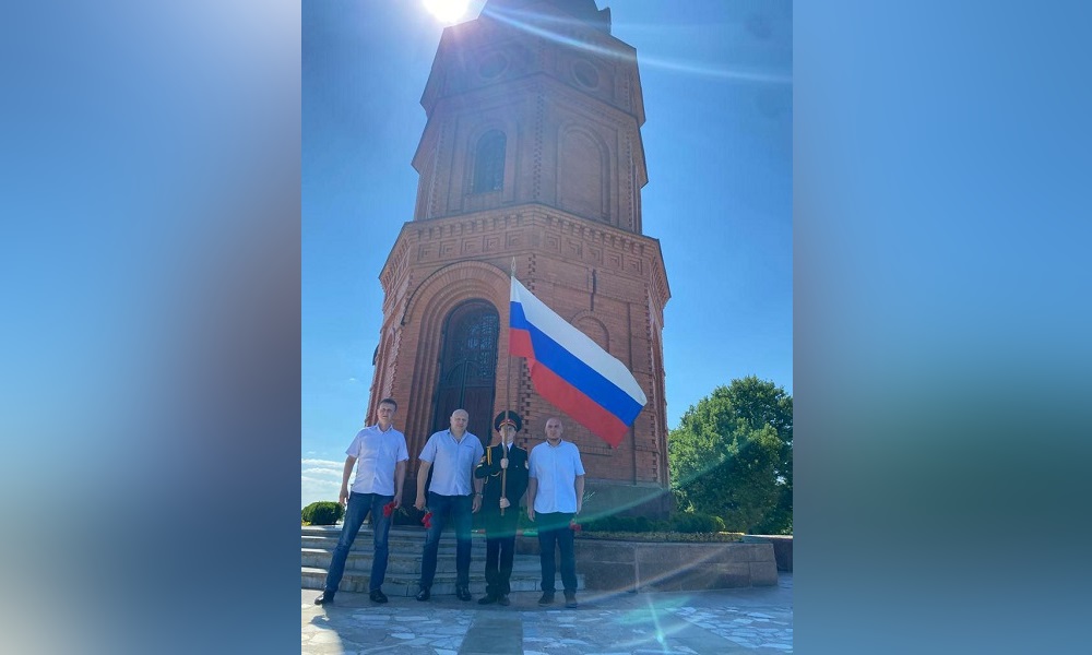 Страшная смерть невинных людей: мэр Омска посетил мемориальный комплекс в селе Борки в Беларуси
