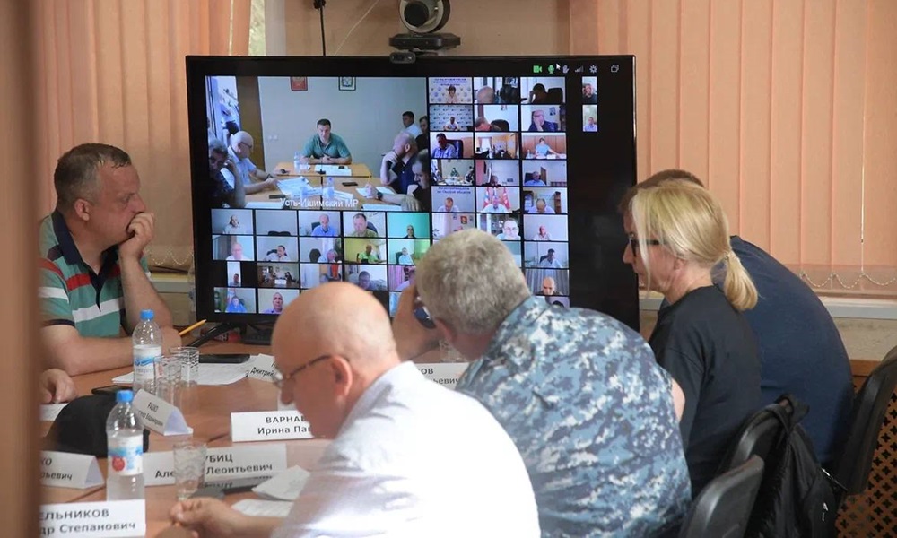 Виталий Хоценко провёл в Усть-Ишимском районе заседание штаба по ликвидации последствий паводка
