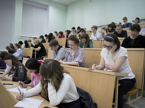 "Тотальный диктант" перенесли на осень