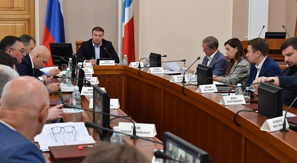 Виталий Хоценко поручил усилить контроль за работой по ремонту дорог и благоустройству
