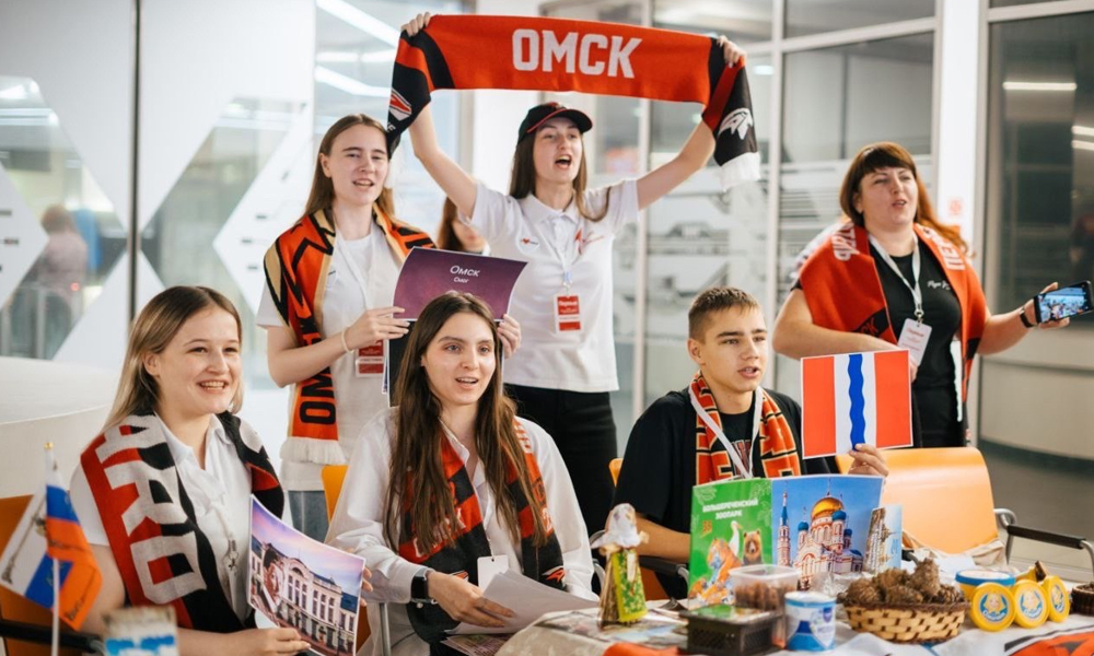 Омские школьники участвуют в федеральном слёте юных дипломатов