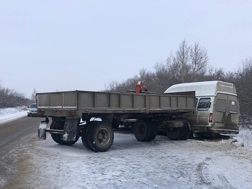 Увеличилось количество пострадавших омичей после столкновения маршрутки и КамАЗа