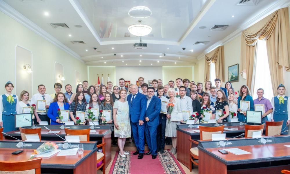 В Омске наградили молодых горожан 