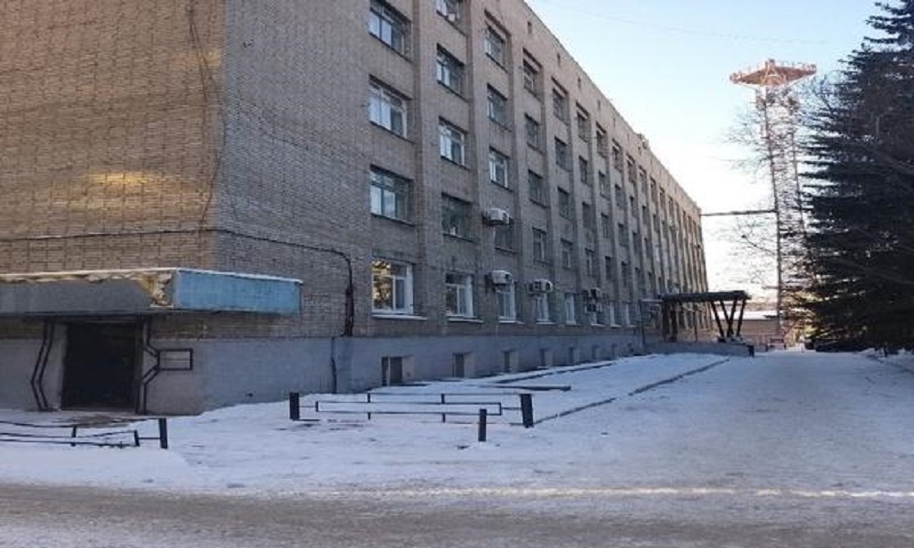 В Омске за 78 млн рублей продают пятиэтажное офисное здание возле кинотеатра «Маяковский»