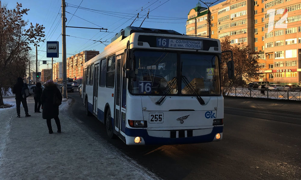 На Левобережье Омска временно ограничат движение троллейбусов 