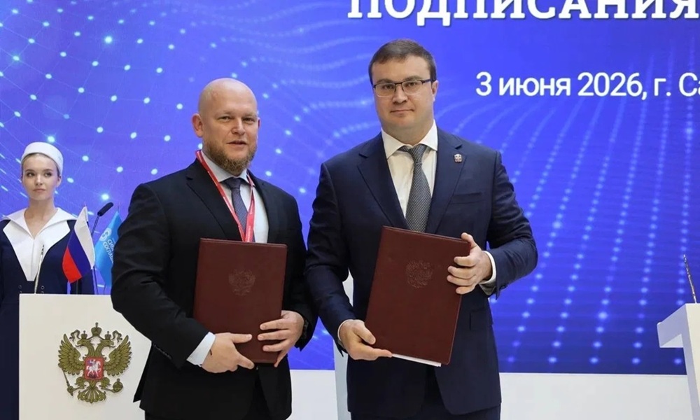 На Петербургском международном экономическом форуме губернатор Омской области подписал соглашение с генеральным директором федерального девелопера  
