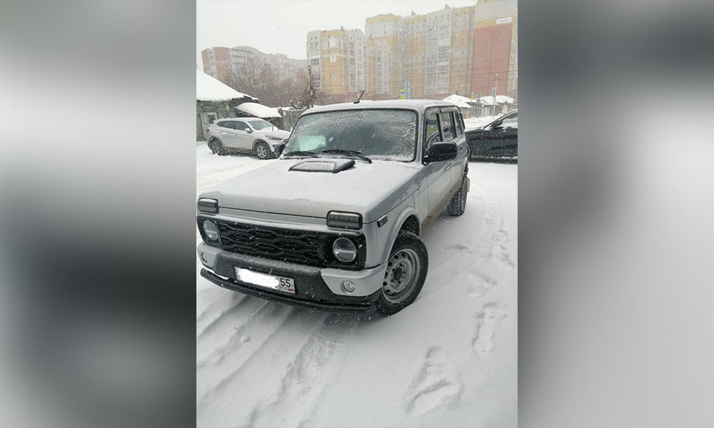 Экс-мэр Омска Оксана Фадина пересела на отечественный автомобиль — «Ниву»