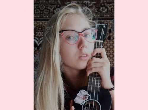 Разыскивается 14-летняя омичка, которая могла уехать автостопом в Петербург [обновлено]