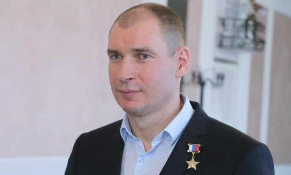 Сенатор от Омской области Дмитрий Перминов рассказал о встрече с волонтёрами, которые помогали жителям Мариуполя 