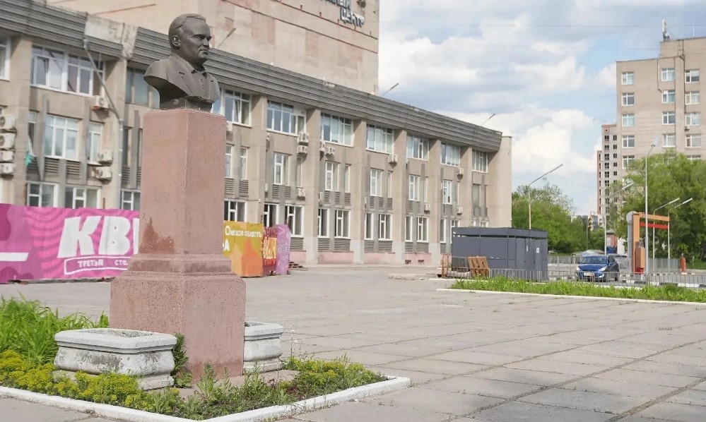 Омичи активно голосуют за благоустройство территории у ДК «Химик»