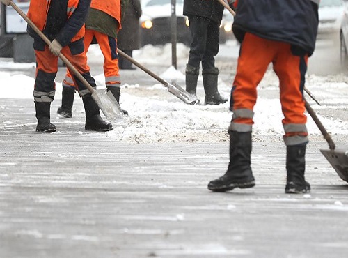 С омских дорог вывезено более 11 тысяч кубов снега