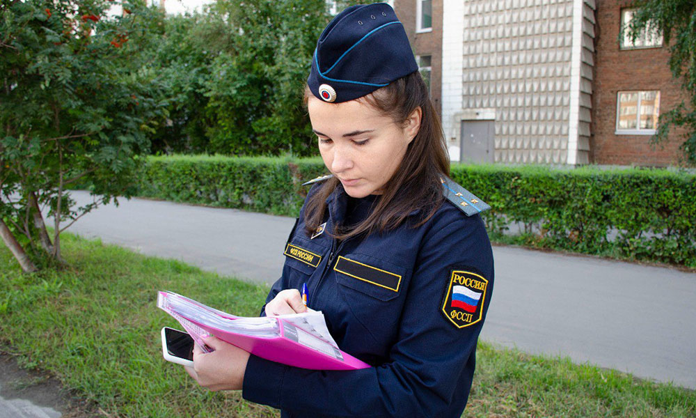 Омичка через суд вернула часть придомовой территории