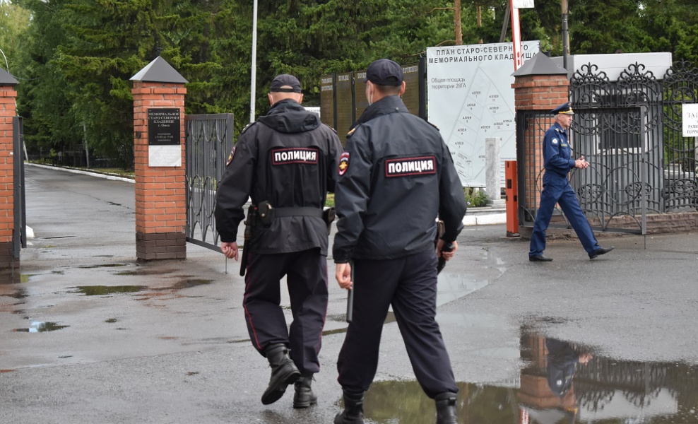 Полиция задержала группу мошенников на красной "Калине", которые обворовывали омских пенсионеров