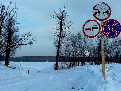 Ещё две ледовые переправы в Омской области стали "выносливее"