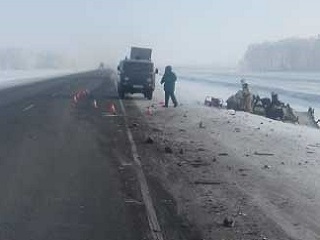 Под Омском при лобовом столкновнии с большегрузом погиб водитель ВАЗа