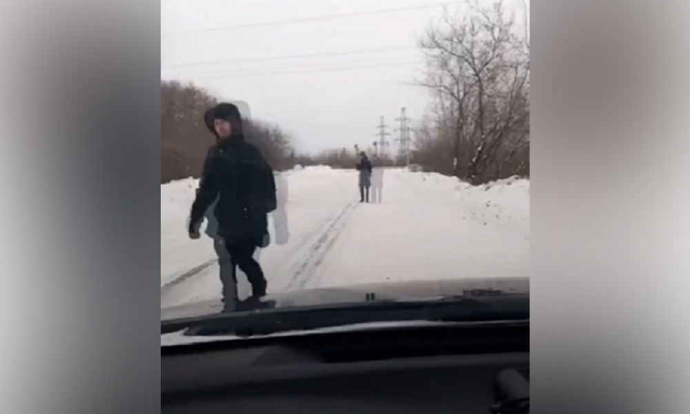 Омские полицейские разыскивают подозреваемых в краже