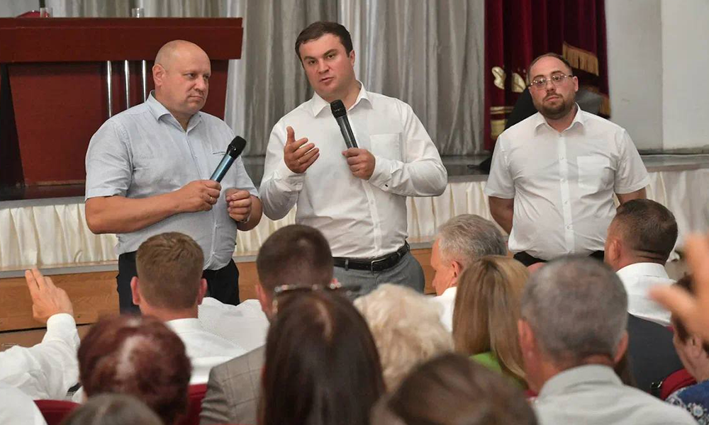 Виталий Хоценко провёл встречу с жителями Ленинского округа Омска