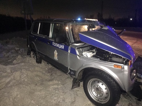 Под Омском произошло массовое ДТП с участием полицейского автомобиля и пешехода